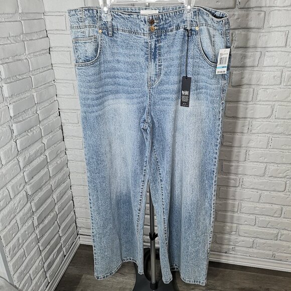 NWT Habitual Emmette High Rise Wide Leg Ladies Size 20 Light Wash Blue Jeans - Picture 1 of 16